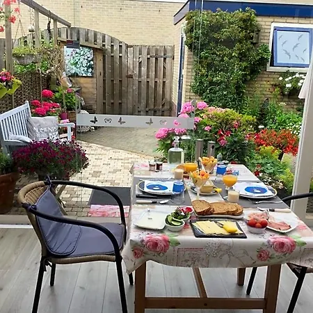 Ineke En John Bed & Breakfast Hoofddorp