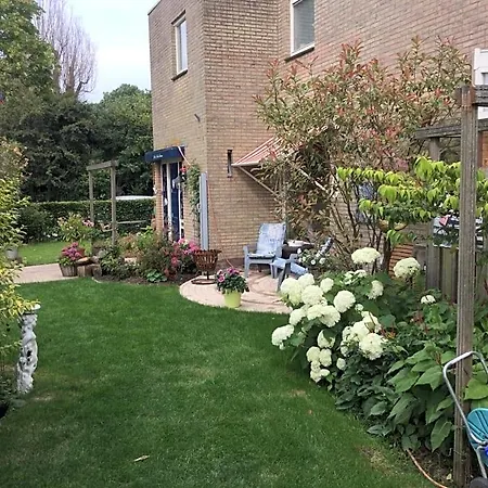 Ineke En John Bed & Breakfast *