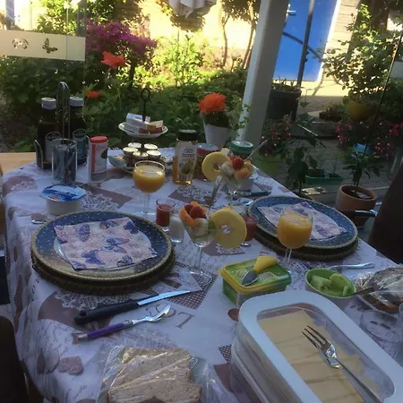 Ineke En John Alojamento de Acomodação e Pequeno-almoço *