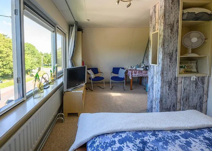 לינה וארוחת בוקר Ineke En John הופדורפ